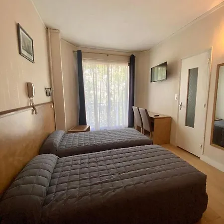 Studia Otel *