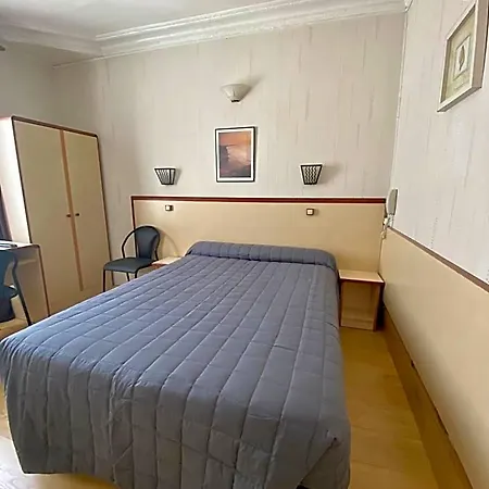 Otel Studia *