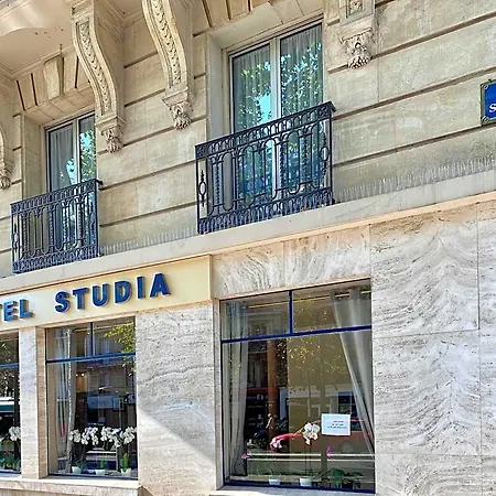 Studia Otel Paris