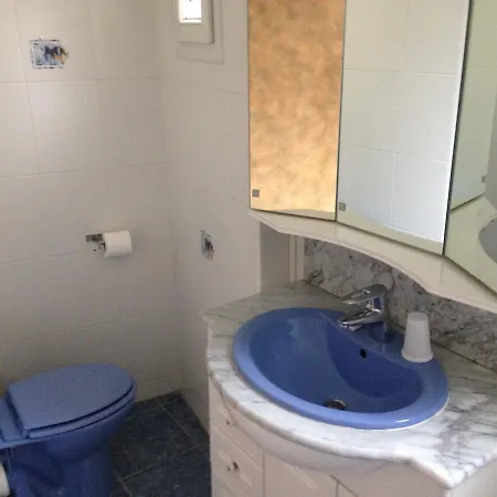 Studia Otel Paris